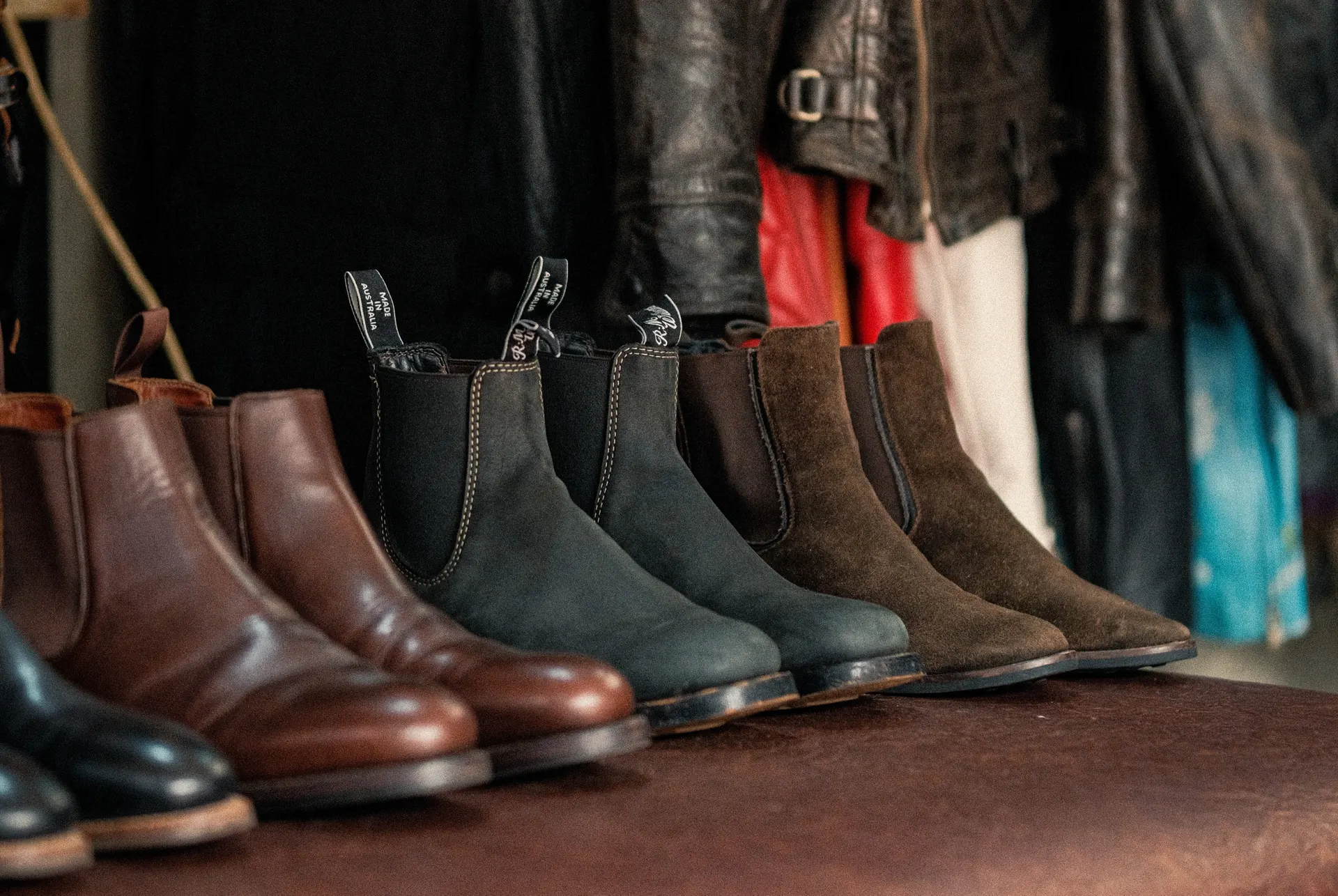 Koleksi sepatu dan apparel import premium J3 Company